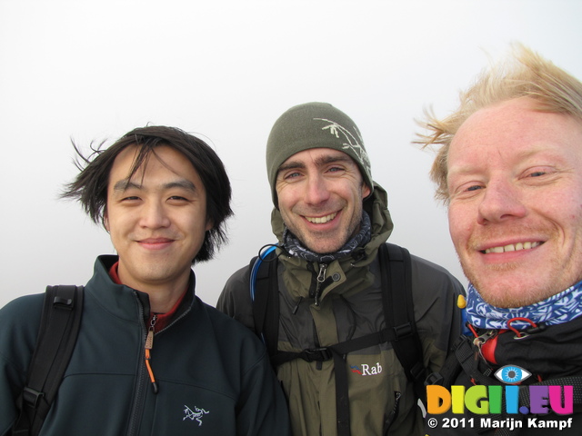 SX20625 Lei, Wouko and Marijn on top of Snowdon